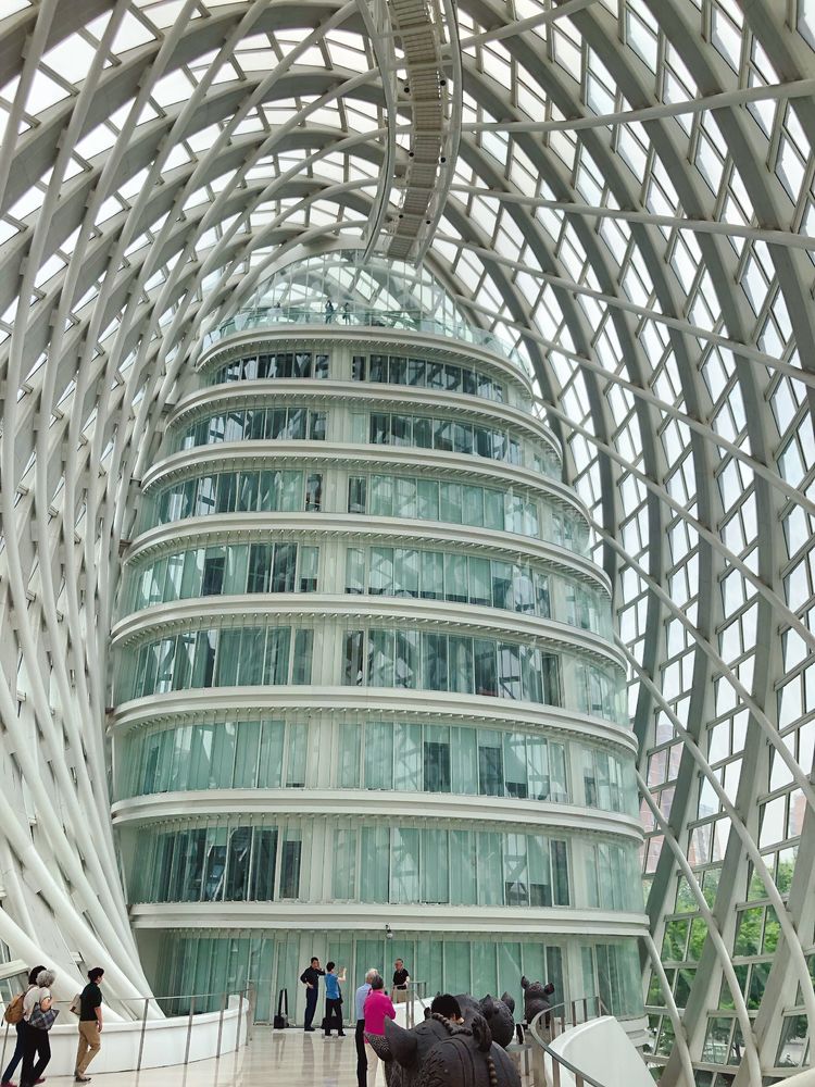 北京凤凰卫视总部大楼玻璃光顶